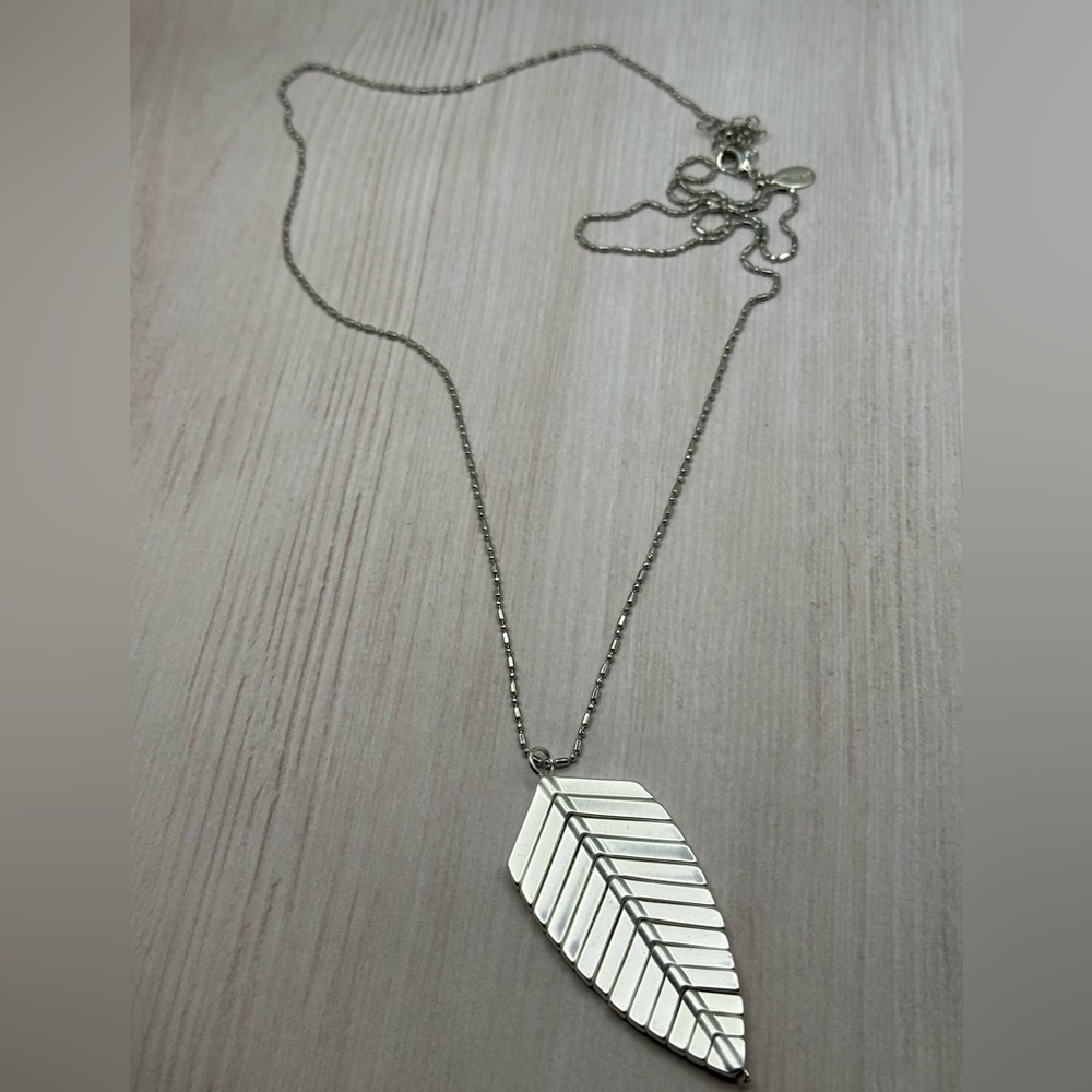 NWOT Chicos Silver Leaf Long Necklace